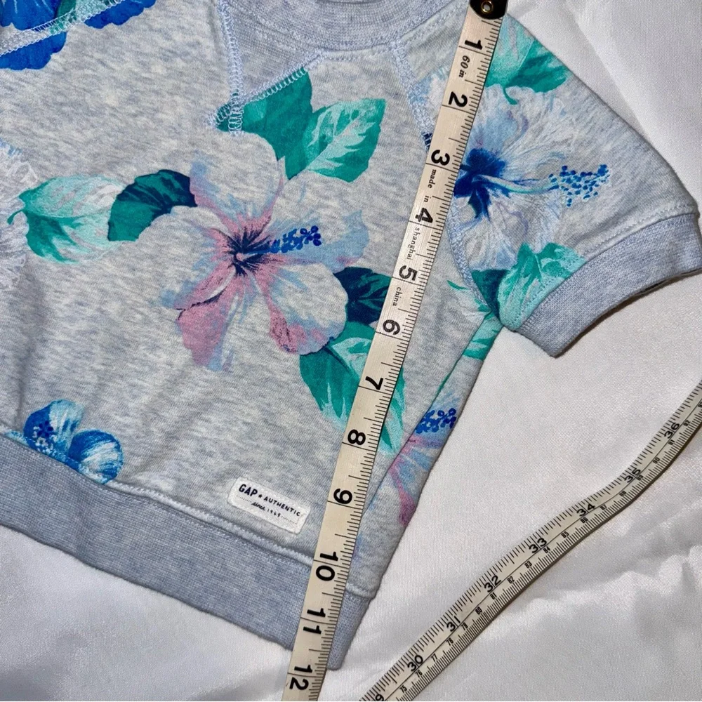 Baby Gap 6-12 mos Girl S/S Gray Blue Pink Big Flowers‎ Fleece/Top/Shirt